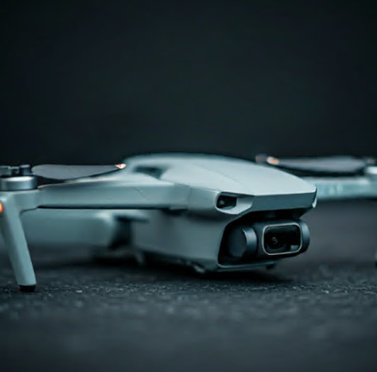 DJI Mini 4 Pro: компактный квадрокоптер с профессиональными возможностями